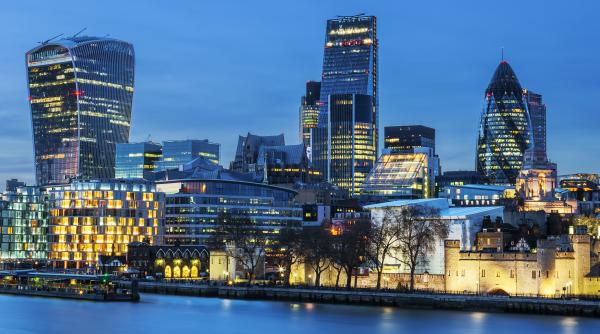 Londra furioasă pe bănci și companii energetice: Nu profitați de criză!