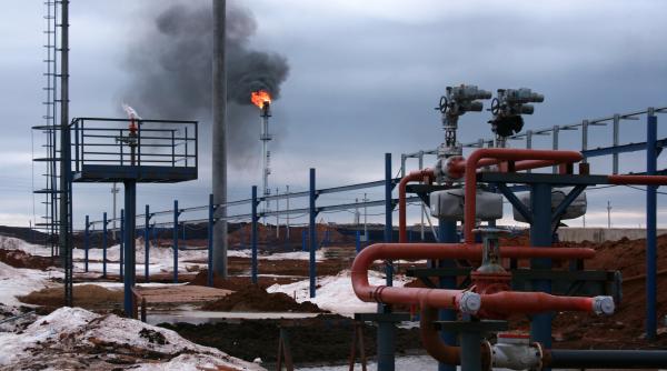 Cât va dura, de fapt, tranziția la energia verde. Estimările experților din domeniul energiei fosile