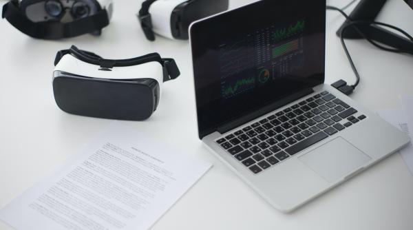 Rivalitate între SUA şi China pe piața Tech, pe seama ochelarilor AR