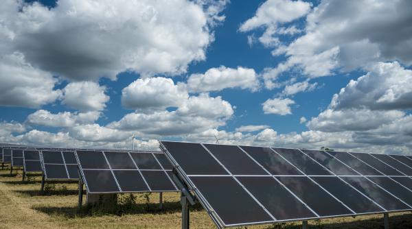 Gigantul francez TotalEnergies va dezvolta 5 proiecte fotovoltaice în România