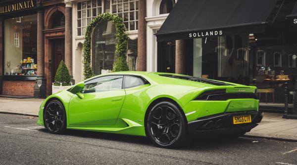 Producţia Lamborghini de maşini cu motoare convenţionale, rezervată în totalitate, înaintea trecerii la modelele hibrid