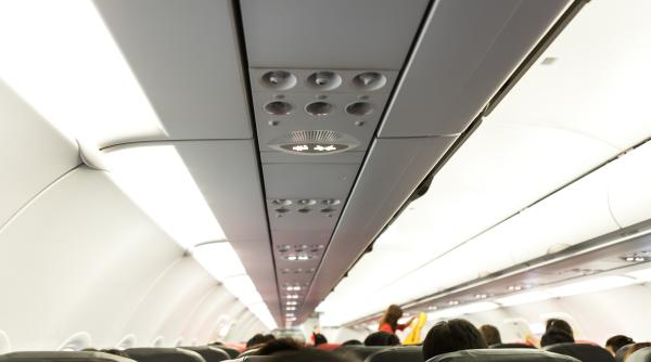 EasyJet anulează aproape 2.000 de zboruri pentru această vară