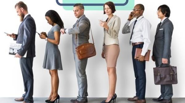 Peste 100.000 de oameni și-au găsit un job în primele șase luni