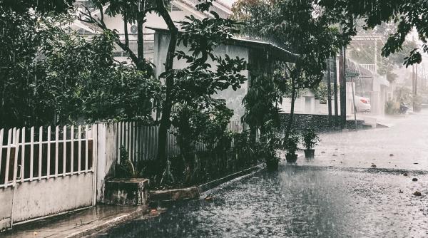 Vijelii şi grindină până luni dimineață. Va fi afectată jumătate din țară 