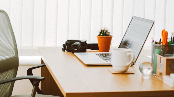 S-a terminat cu munca de acasă pentru angajaţii Zoom