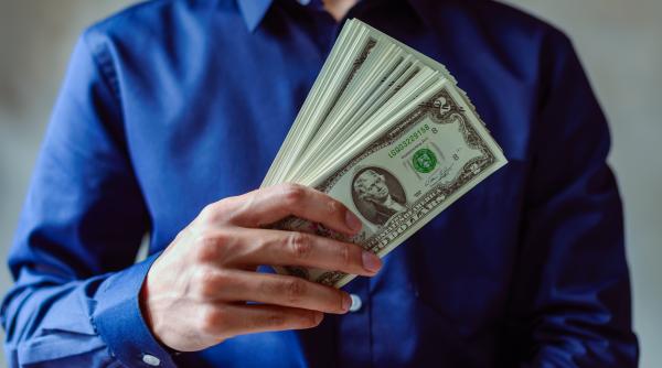 Duminică 13 poate fi cu noroc pentru un român. Puteţi deveni milionar peste noapte 