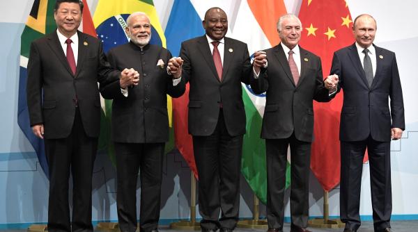 Economist: Este ridicol să credem că BRICS va dezvolta o monedă unică