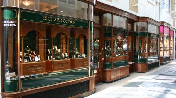 Retailerii din San Francisco sunt în declin. O firmă de lux, veche de 166 ani, preconizează încetarea activității