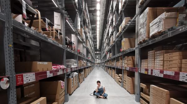 De ce cifrele spun una, iar oamenii când se uită în portofel văd altceva