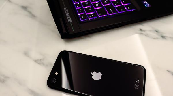 Foxconn începe producția iPhone 15 în India