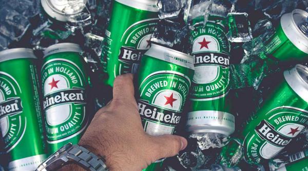 Heineken și-a vândut activele din Rusia pe un euro