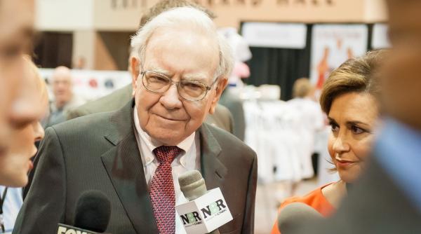 Warren Buffett, pregătit de recesiune? Ce spun economiștii despre pariul lui Michael Burry