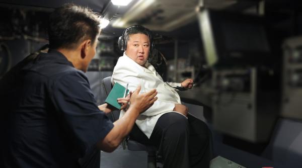 Repetiții pentru invazii, în Coreea de Nord, supravegheate de Kim Jong-un