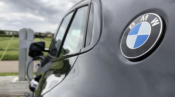 BMW, parteneriat cu Amazon pentru noile modele de autoturisme electrice