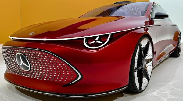 Mercedes-Benz, la un pas de a detrona Tesla