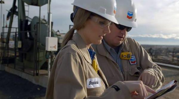 Muncitorii Chevron, care lucrează la prelucrarea gazelor lichefiate, au intrat în grevă