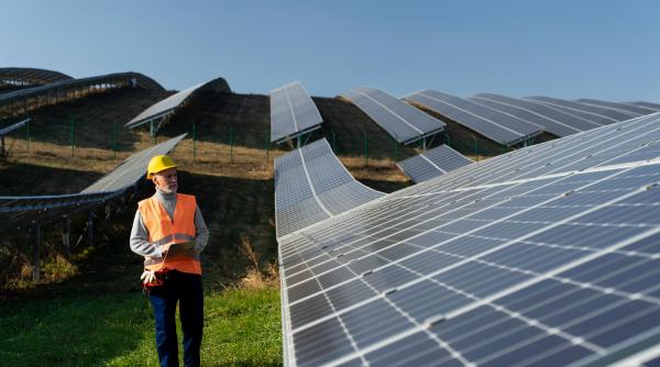 FT: De ce industria europeană a panourilor solare este amenințată de falimente