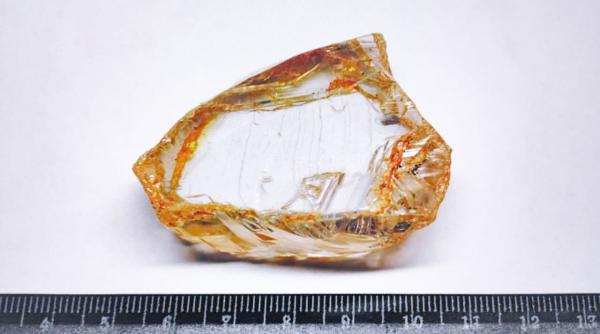 Rusi de la Alrosa au găsit un diamant uriaș în Iakuția