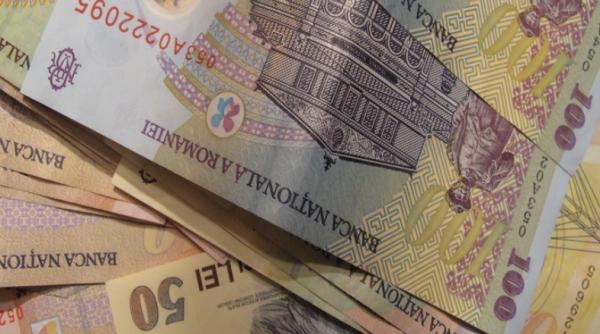 Salariul mediu net a scăzut în luna iulie. Meseriile cu cele mai semnificative scăderi