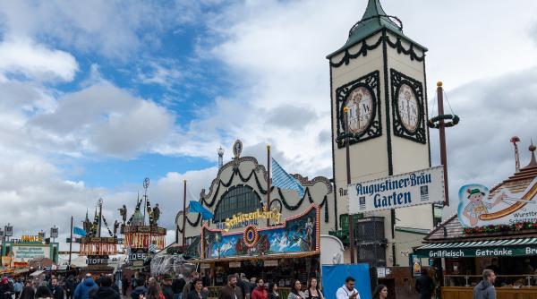 A început Oktoberfest la Munchen. Cât costă o bere anul acesta