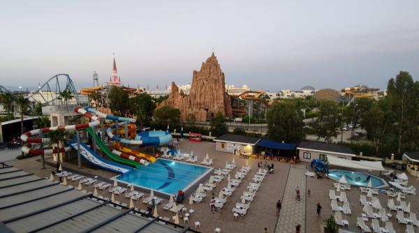 Ce vacanţe aleg românii. Topul celor mai căutate staţiuni din România, Bulgaria, Grecia şi Turcia