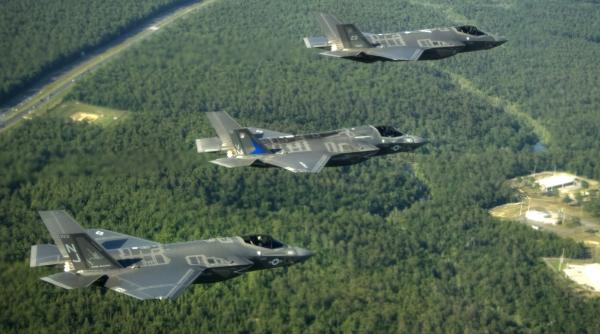 Europa, tot mai dependentă de armele fabricate în SUA. Iată de ce 