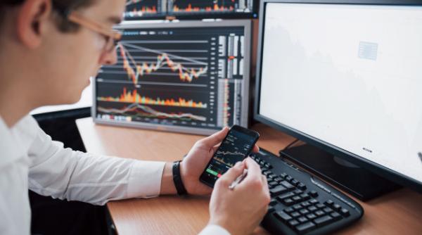 Bursa a închis optimist. Cele mai importante scăderi: Comelf (-10,20%), Mecanica Ceahlău (-8,40%) şi Bermas (-4,65%)