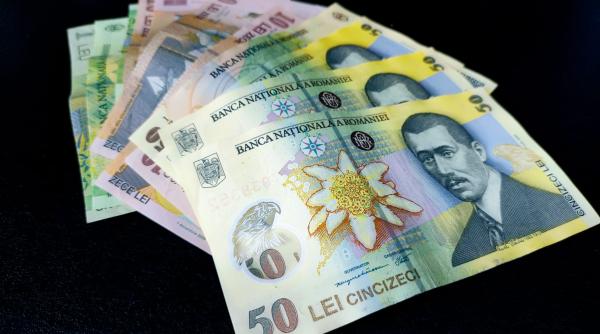 La cât ajunge salariul minim net după majorarea brutului la 3.300 de lei
