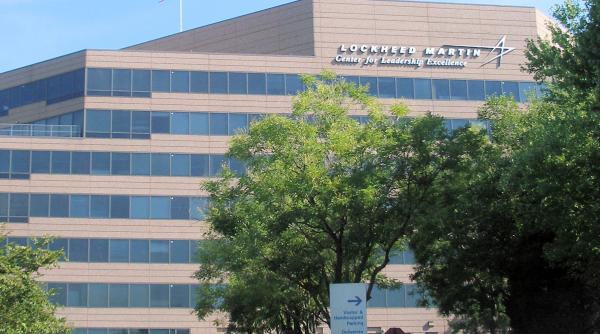 Lockheed Martin câștigă o grămadă de contracte cu armata SUA. Sunt mulți bani la mijloc