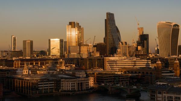 Prețul locuințelor în Marea Britanie a ajuns în septembrie la un minim al ultimilor 14 ani