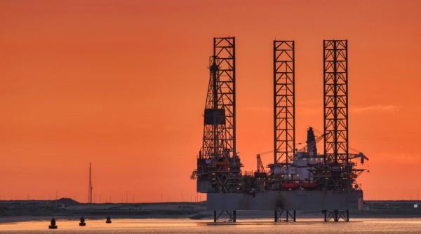 China colaborează cu Rusia pentru un proiect de inginerie chimică în valoare de 8,4 miliarde de euro