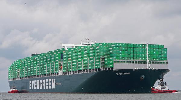 Evergreen declară stare de forță majoră pentru una din navele sale aflate lângă Israel