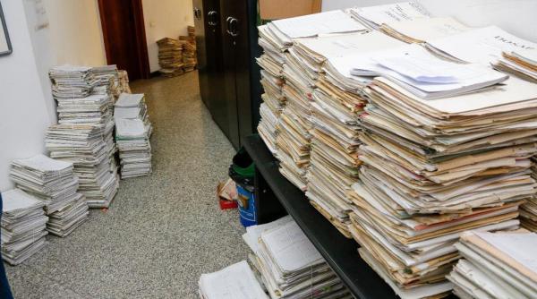 Ministrul Muncii, vizită neanunţată în birourile unde se digitalizează dosarele de pensii. A cerut măsuri ferme după ce a descoperit acolo