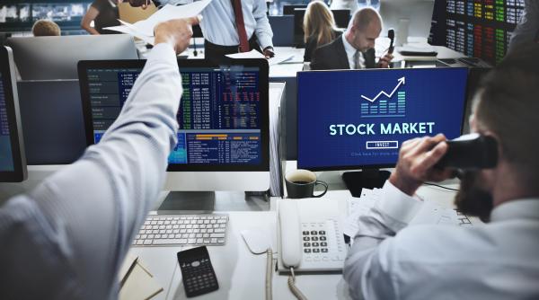 Alphabet, compania mamă a Google, a tras în jos piața bursieră americană 