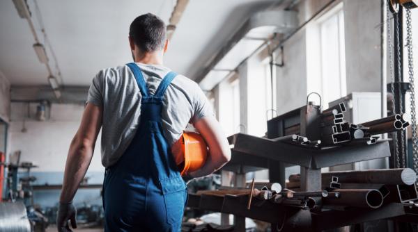 Salariat în România. Care este durata maximă legală a timpului de muncă, inclusiv orele suplimentare