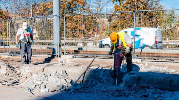 Cam aşa se lucra, luni, la Podul Grant - Video. Paralelă cu ce a văzut şi postat Nicuşor Dan