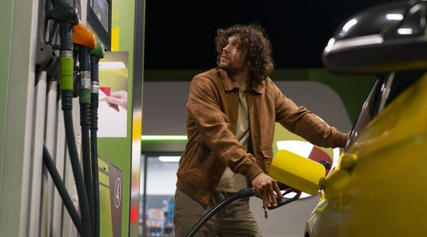 Benzina standard a căzut sub 7 lei. Cât costă motorina astăzi, 1 noiembrie