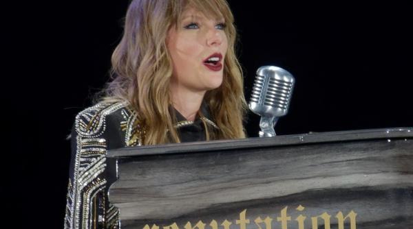 Pentru a evita „efectul Taylor Swift”, casele de discuri umblă la contracte 