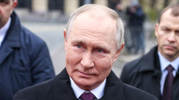 Rușii expulzați de Occident se plâng la Putin că "nevestele i-au pus să livreze pizza”