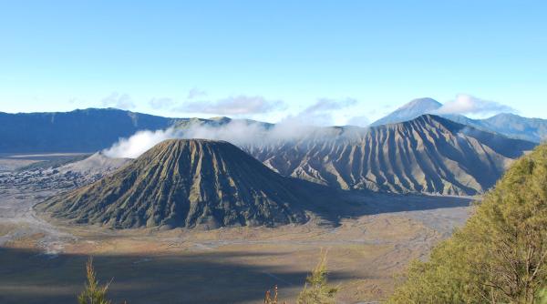 Islandezii fortifică o centrală geotermală amenințată de o erupție vulcanică iminentă