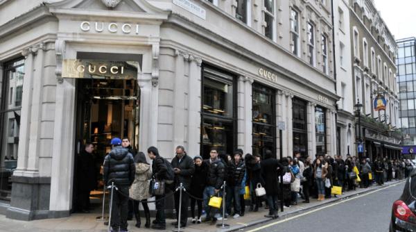 Apetitul celor mai mari cumpărători de lux scade dramatic