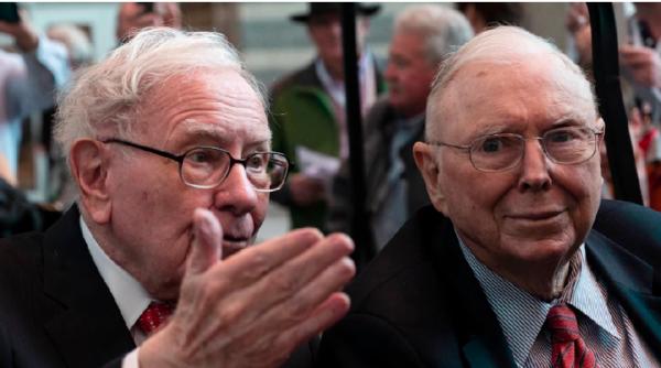 Warren Buffett a rămas singura legendă vie a conglomeratului Berkshire