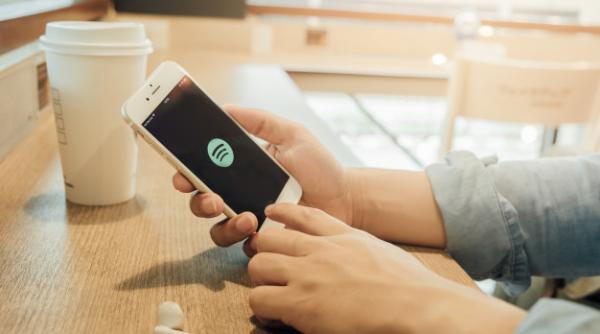 Spotify face un nou val de concedieri. 17% dintre angajați rămân fără loc de muncă