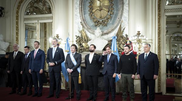 Întâlnire bizară între Volodimir Zelenski și Viktor Orban - Video