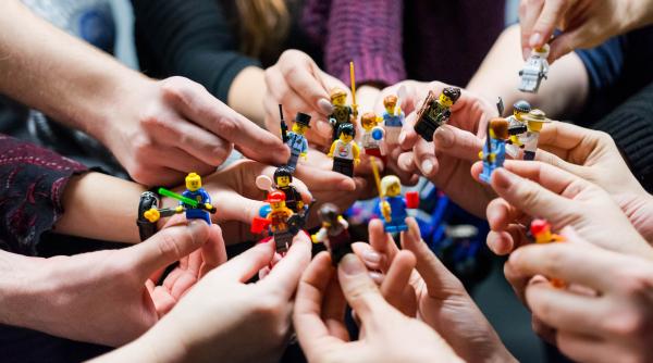 Lego, Mattel, Hasbro și Playmobil: Câștigătorii și perdanții bătăliei mondiale a jucăriilor