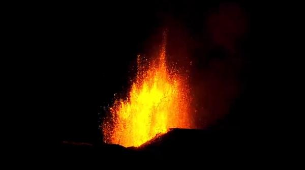 Vulcanul islandez Litli-Hrútur a erupt. Orașul Grindavik, ocolit de lavă VIDEO
