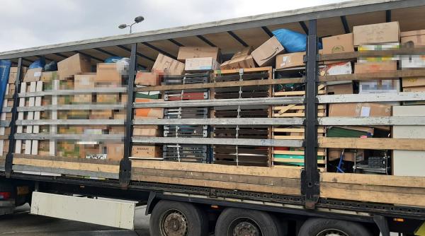 Piaţa din România, invadată de haine, încălţăminte, jucării sau parfumuri contrafăcute. Din ce ţări sunt aduse