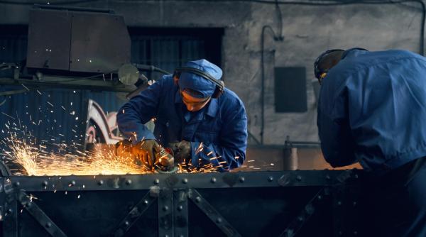 SUA prelungește suspendarea tarifelor de import pentru oțelul și aluminiul provenit din UE