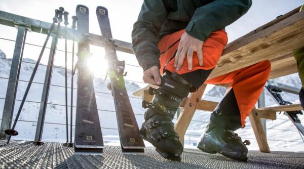 Producătorul clăparilor Solomon intră la bursa americană 