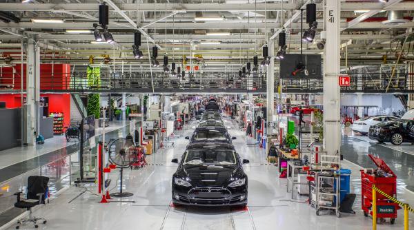 Tesla recheamă 1,6 milioane de mașini în China